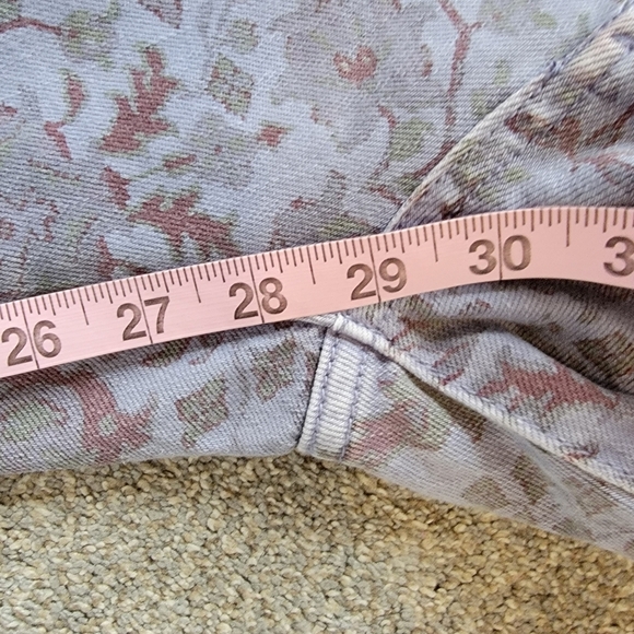 PILCRO Light Blue All Over Print Floral Straight Leg Slim Boyfriend Jeans Sz 29 - Picture 15 of 16